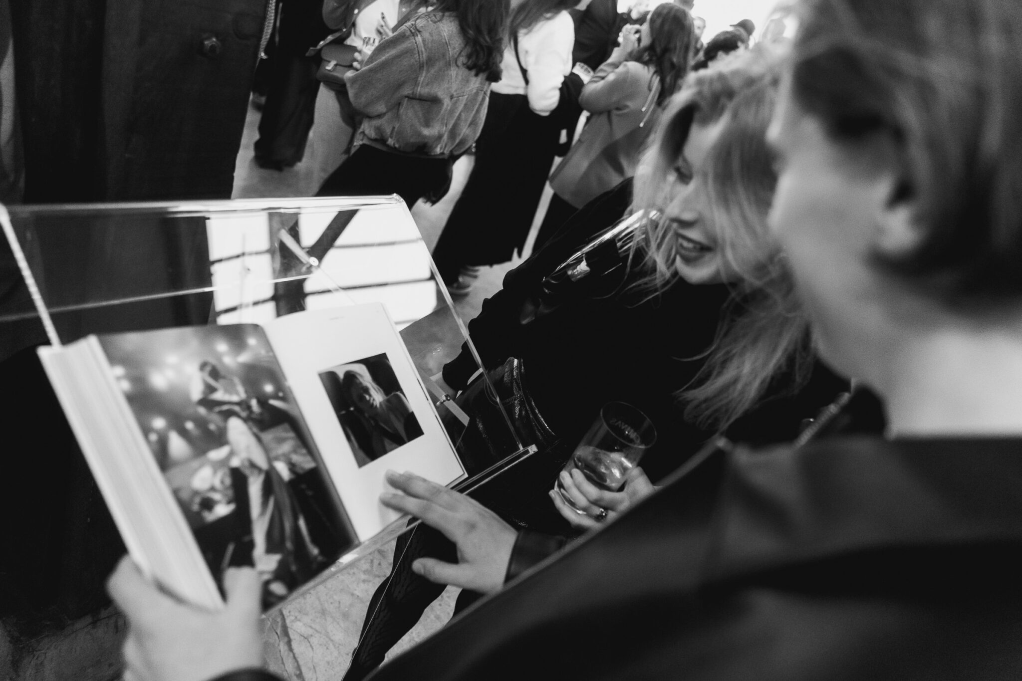 Noche-Deluxe-Exhibition-web-43