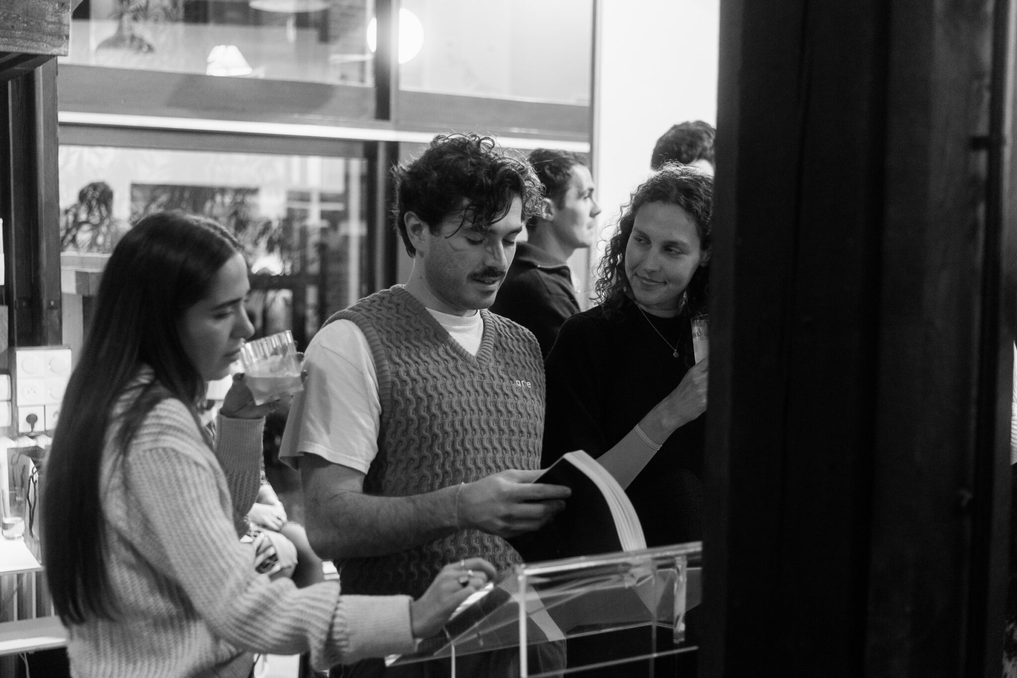 Noche-Deluxe-Exhibition-web-58